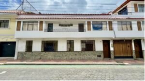 cs2400047 img 3 large