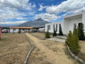 rs2500279 img 19 large